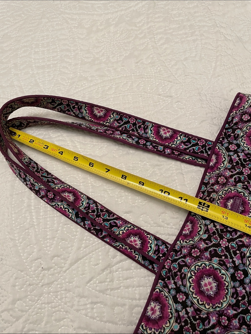 Vera Bradley LILAC MEDALLION Quilted Tote or Travel Bag In PRISTINE Condition - Picture 13 of 14